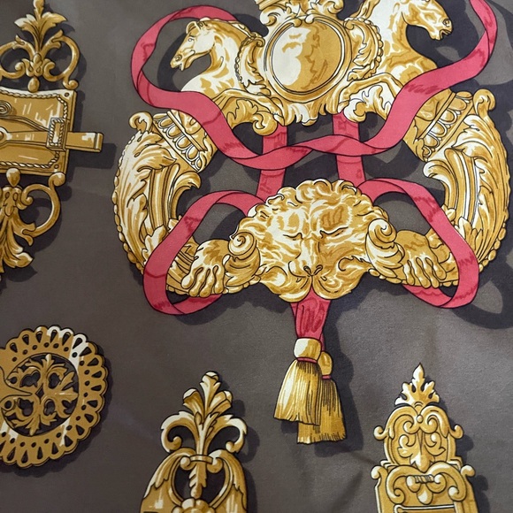 Authentic Hermès Ferronnerie Silk Dcarf. - Picture 15 of 16